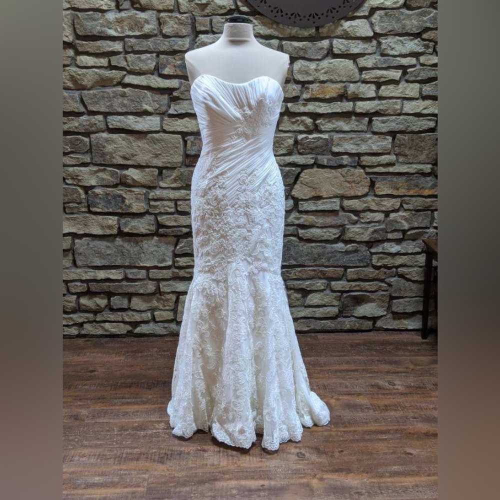 Brand New Ivory Wedding Dress - Picture 2 of 15